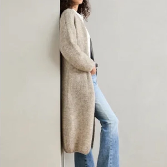 GAP Sweater Cardigan - Picture 1 of 10